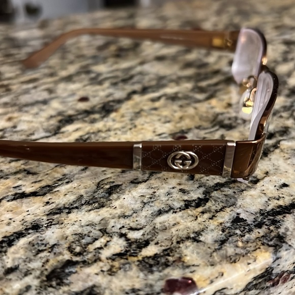 NEW Gucci eyeglasses with case - Picture 5 of 7